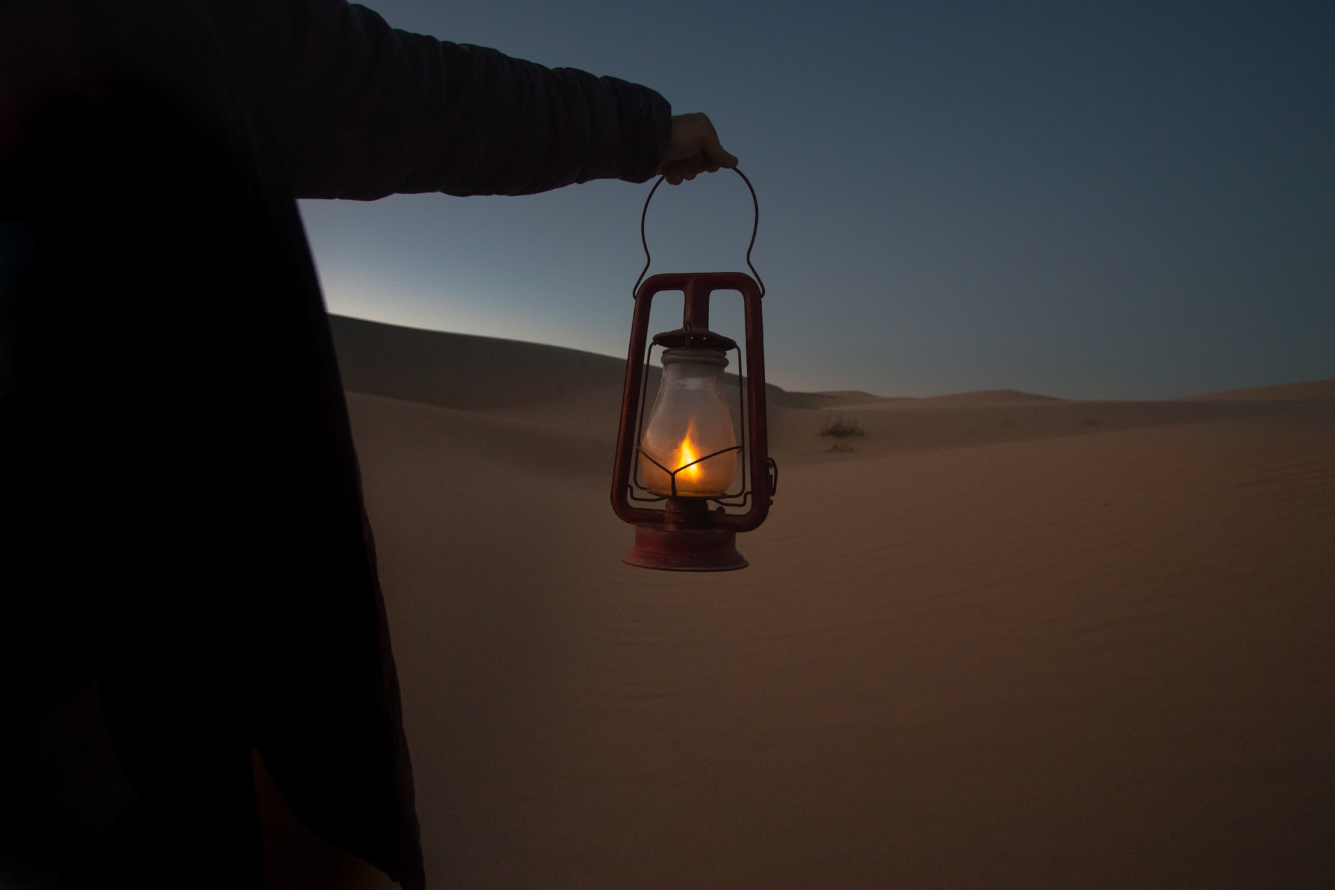 ما حكم خروج المذي في نهار رمضان